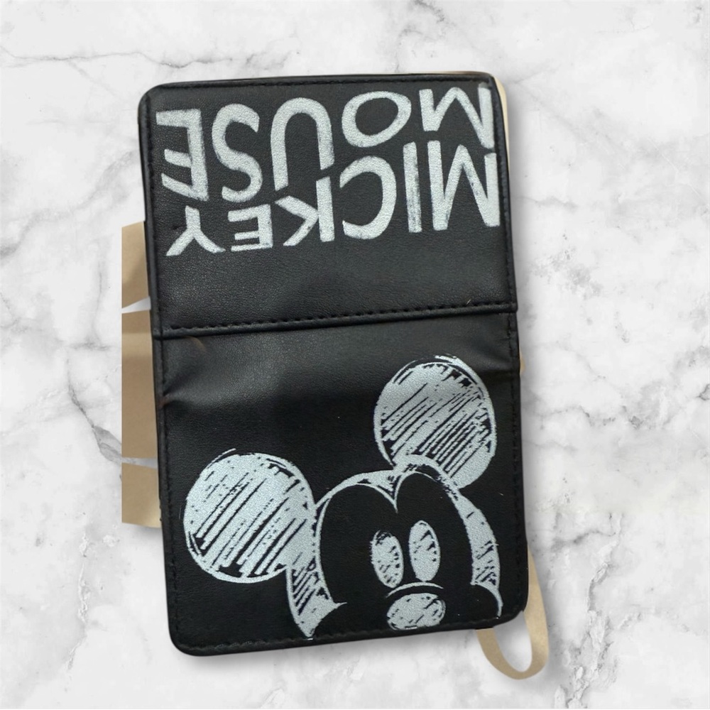 Disney Mickey Mouse 4-in-1 Pouch! - Picture 4 of 6